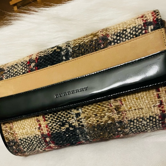 VINTAGE Burberry Tweed Crossbody Bag - Picture 9 of 10